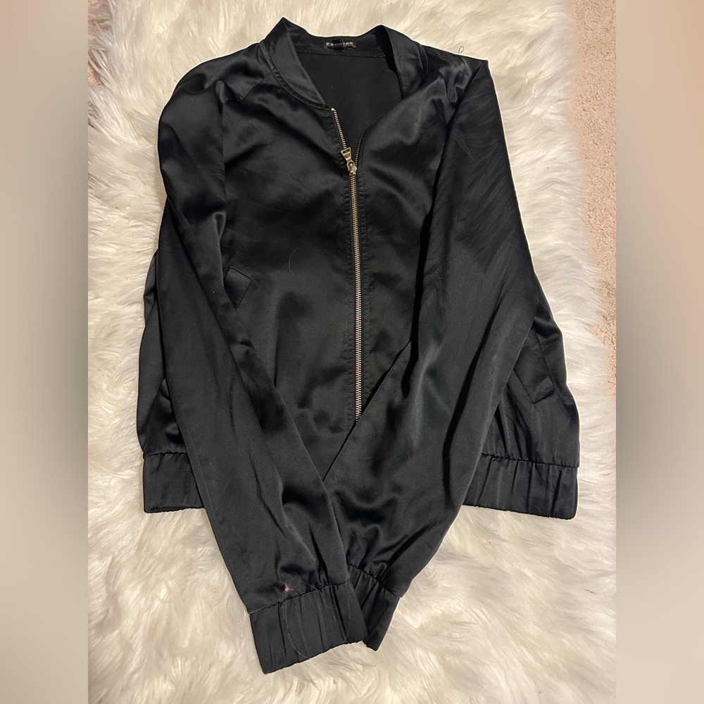 Express black zip up jacket. In good condition Size medium. Willing to negotiate